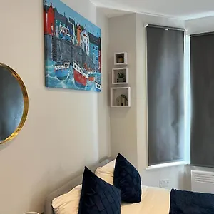 Stays Near Heathrow Ub2 Southall